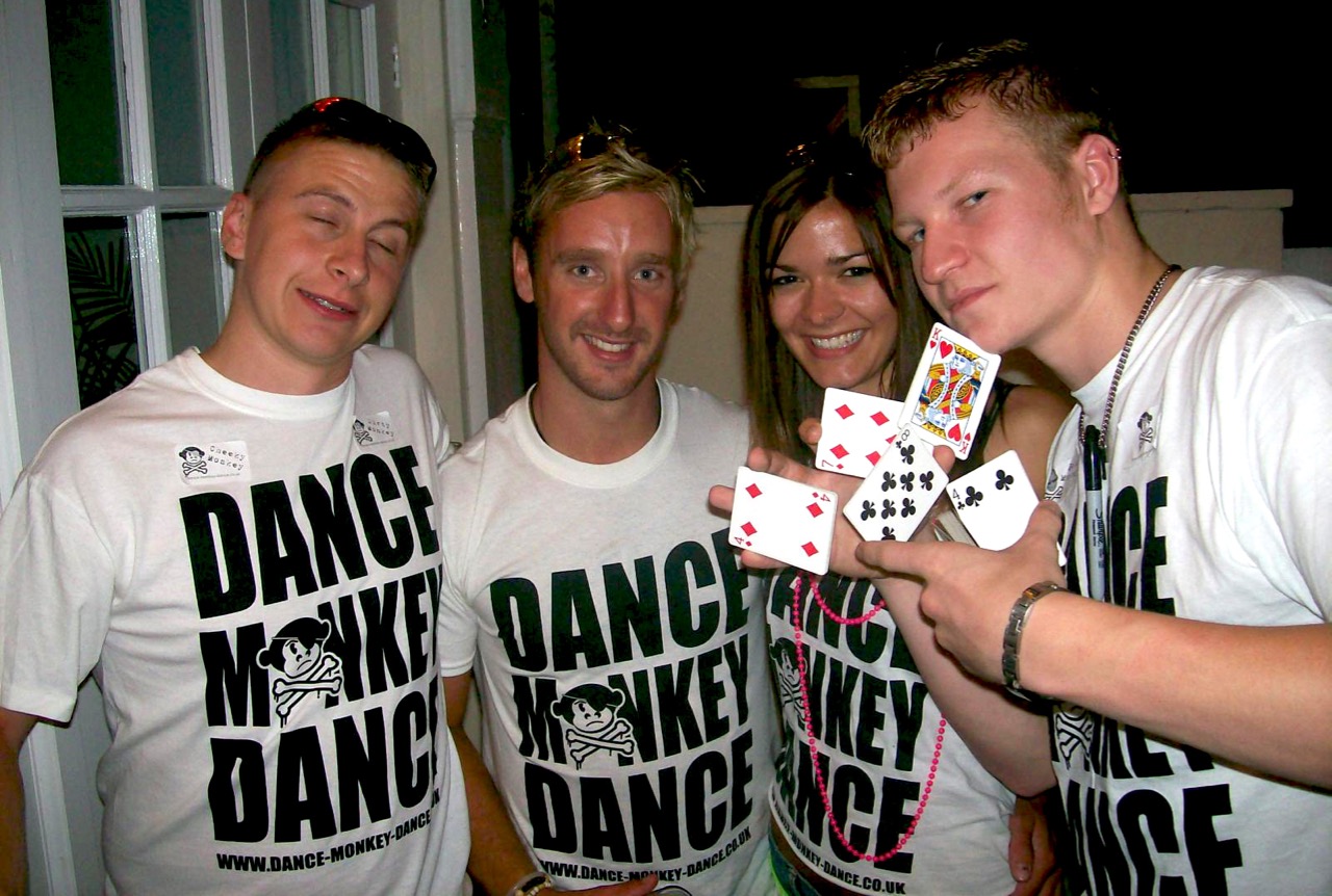 Street Magician Liam Walsh performing close up magic at Liquid Lounge Nightclub in Worthing